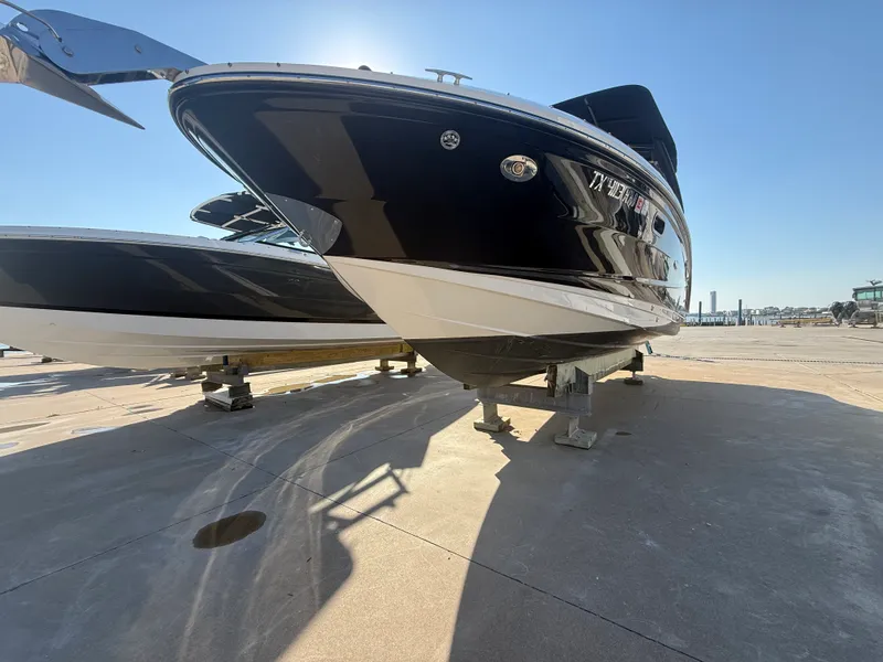 Slide: The Image of Sea Ray 280 SLX 2019 - 2