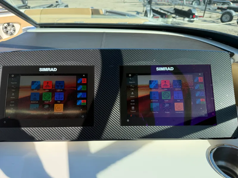 Slide: The Image of Sea Ray 280 SLX 2019 - 27
