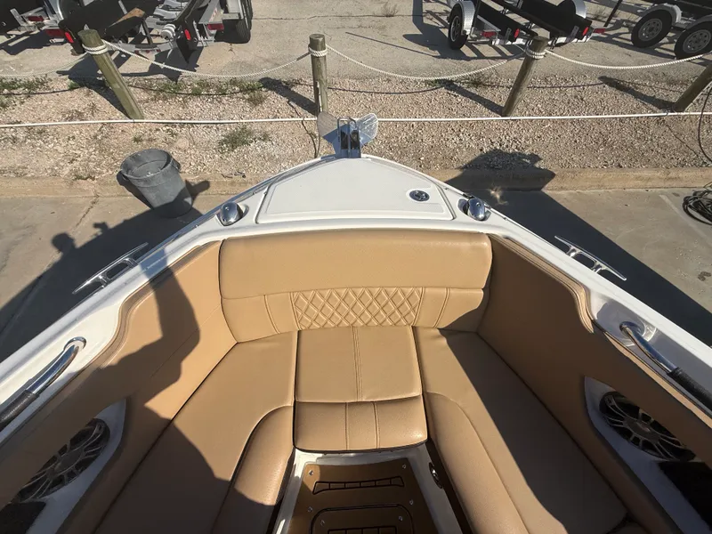 Slide: The Image of Sea Ray 280 SLX 2019 - 19