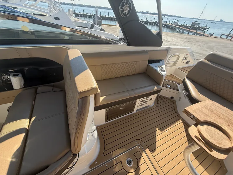 Slide: The Image of Sea Ray 280 SLX 2019 - 13