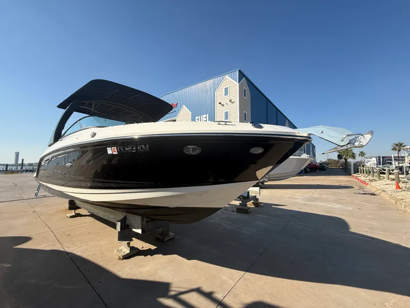 Slide: The Image of Sea Ray 280 SLX 2019 - 3