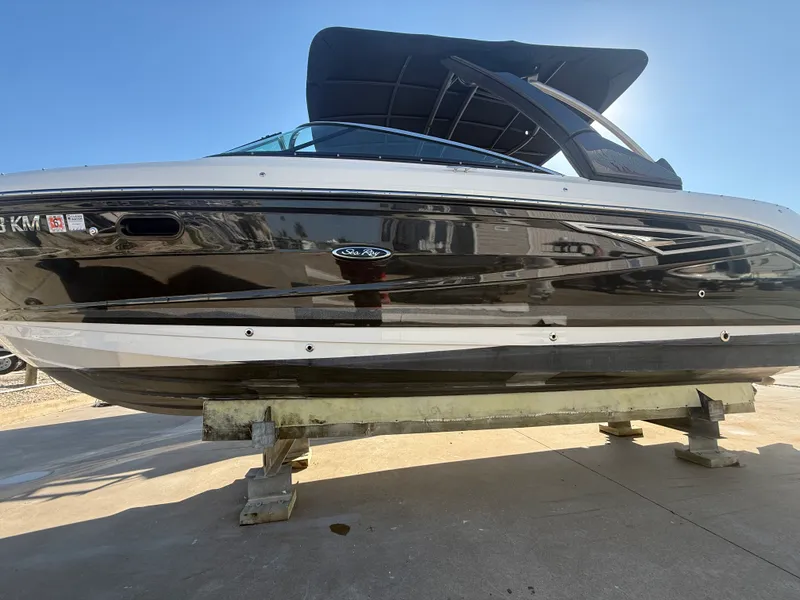 Slide: The Image of Sea Ray 280 SLX 2019 - 1
