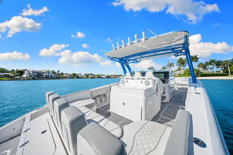 Slide: The Image of Midnight Express 37 OPEN 2020 - 24