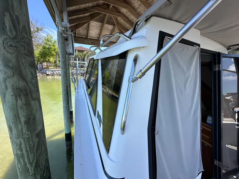 Slide: The Image of Cutwater C-248 COUPE 2023 - 21
