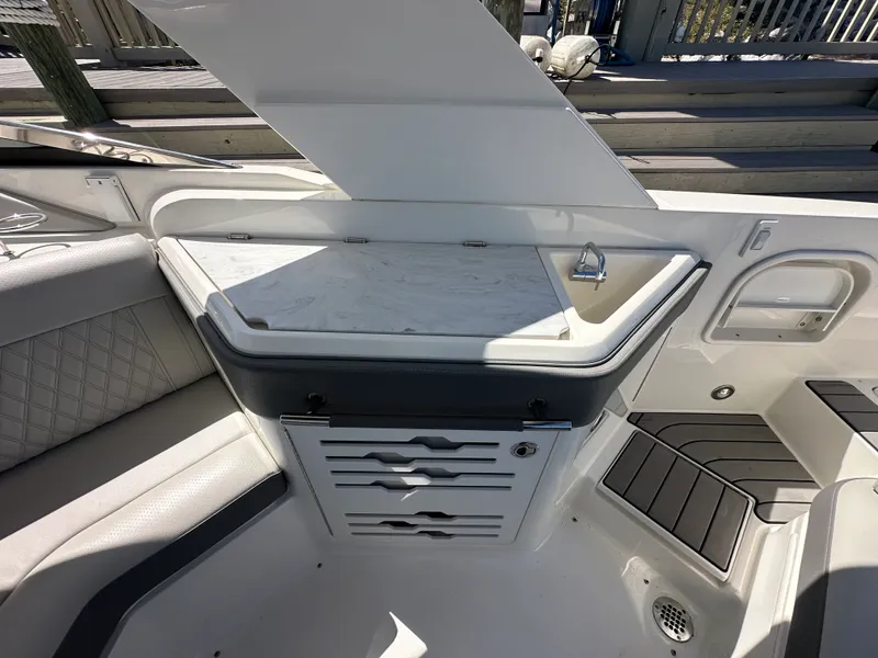 Slide: The Image of Sea Ray 310 SLX OB 2023 - 10