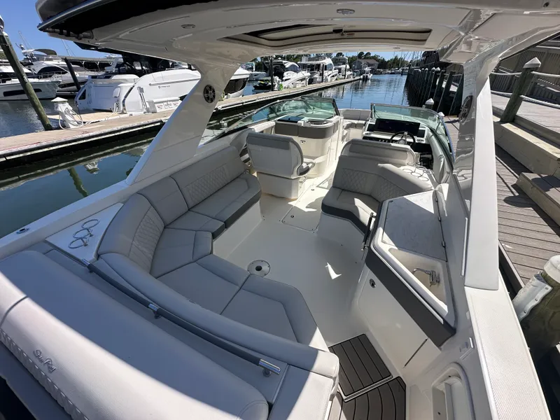 Slide: The Image of Sea Ray 310 SLX OB 2023 - 9