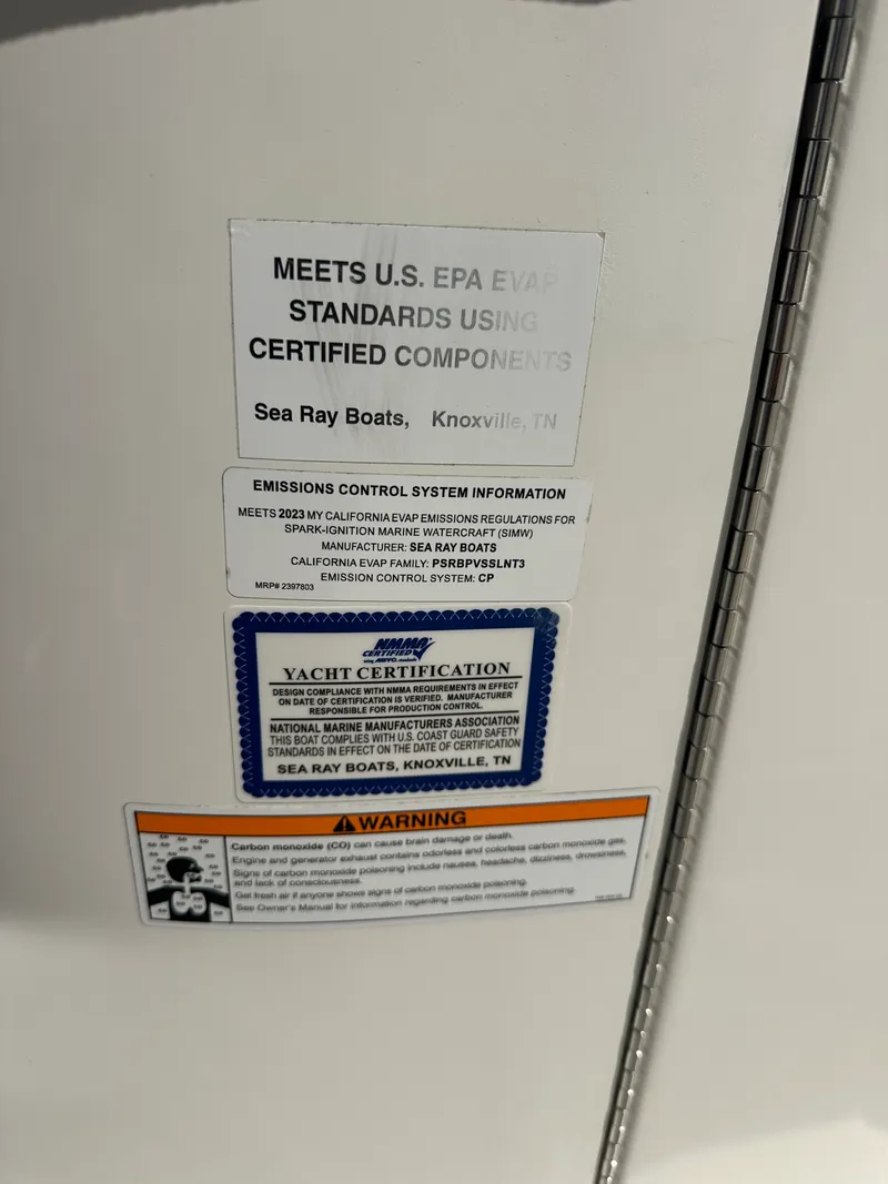 Slide: The Image of Sea Ray 310 SLX OB 2023 - 18