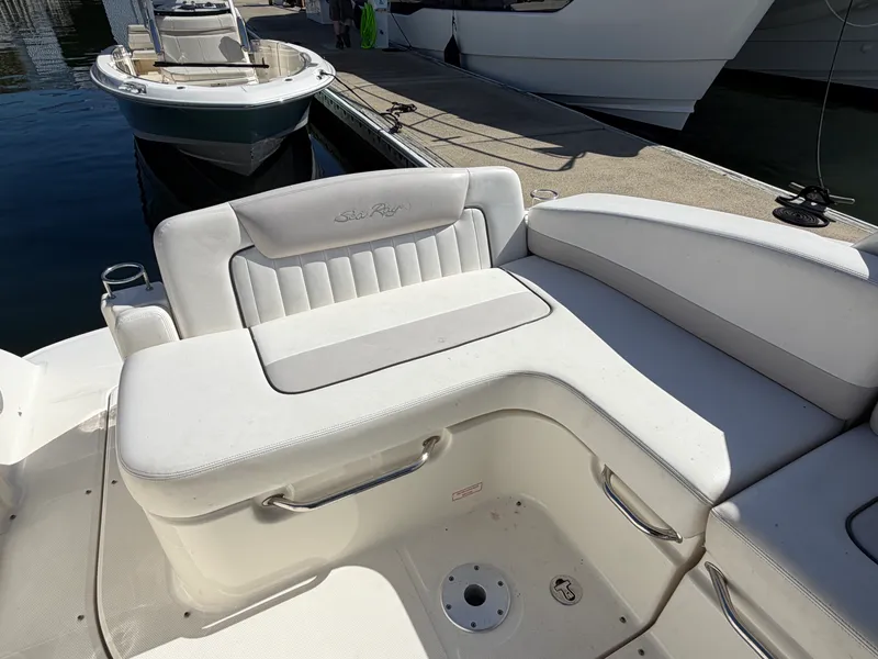 Slide: The Image of Sea Ray 280 SUNDANCER 2011 - 17