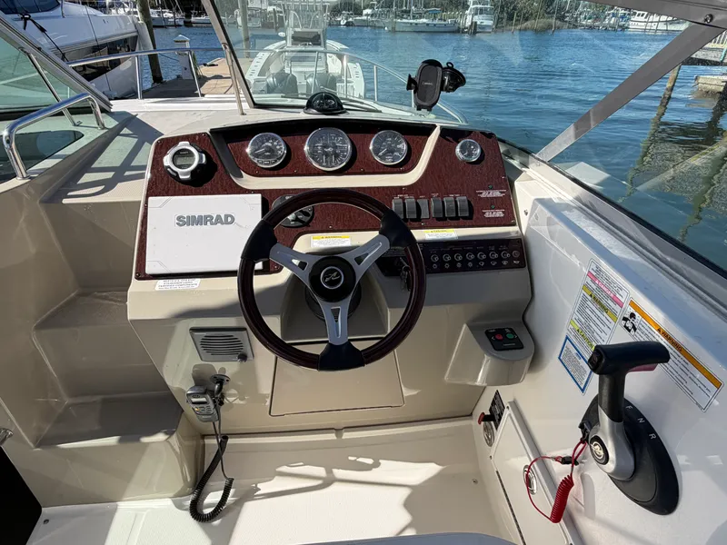 Slide: The Image of Sea Ray 280 SUNDANCER 2011 - 18