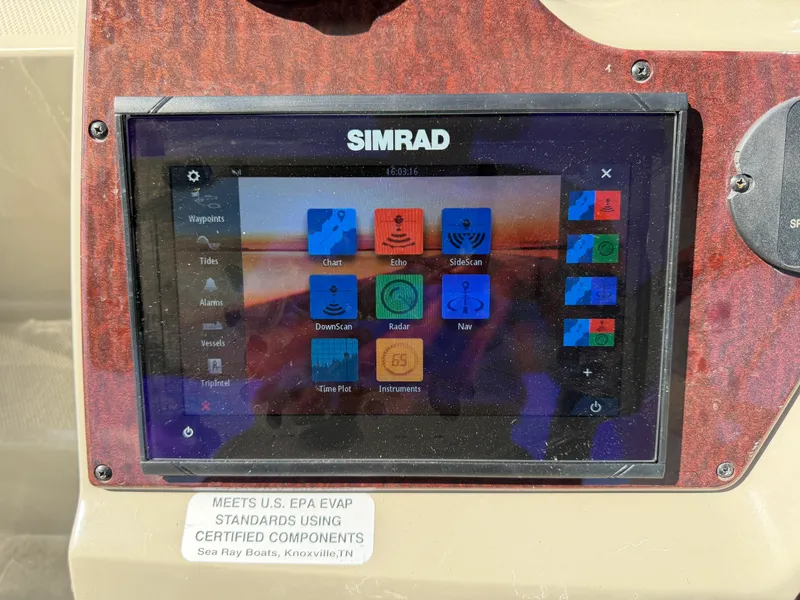 Slide: The Image of Sea Ray 280 SUNDANCER 2011 - 21