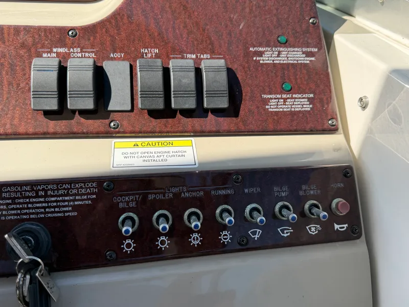 Slide: The Image of Sea Ray 280 SUNDANCER 2011 - 26