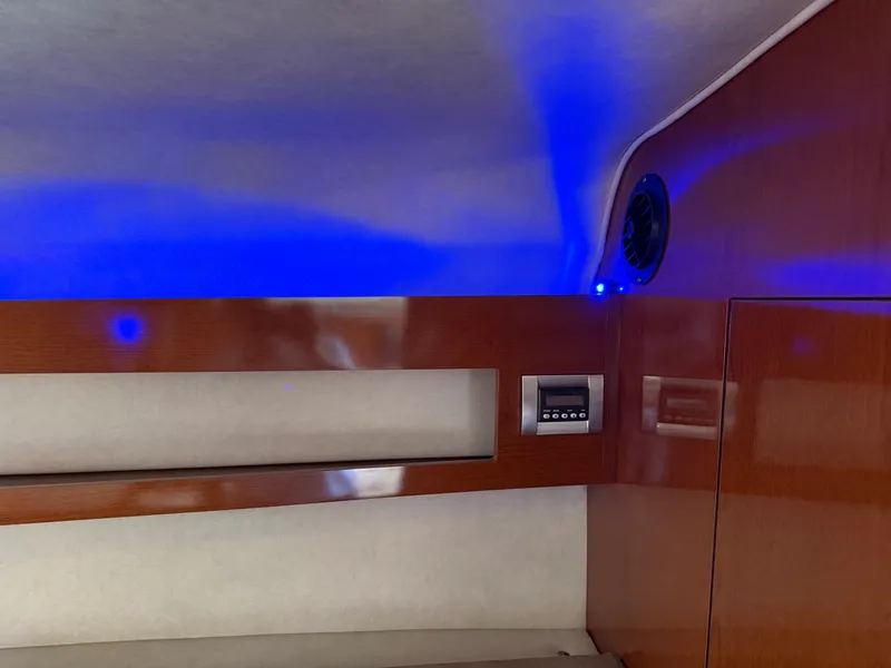 Slide: The Image of Sea Ray 280 SUNDANCER 2011 - 44