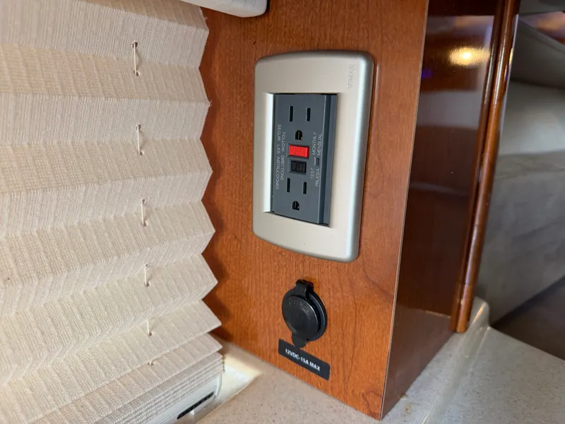 Slide: The Image of Sea Ray 280 SUNDANCER 2011 - 47