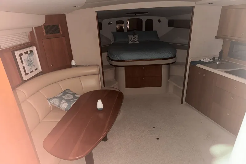 Slide: The Image of Cruisers Yachts 3870 EXPRESS 2001 - 19