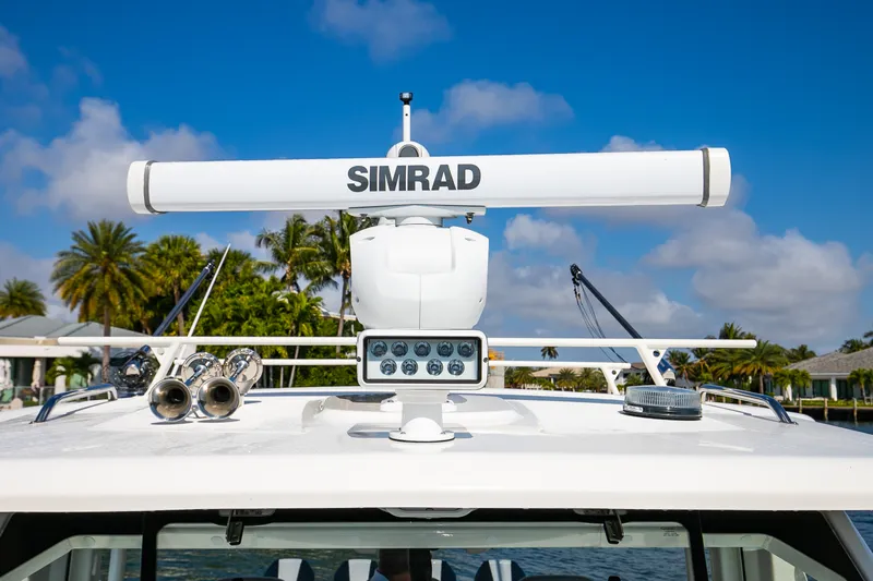 Slide: The Image of Boston Whaler 420 Outrage 2024 - 103