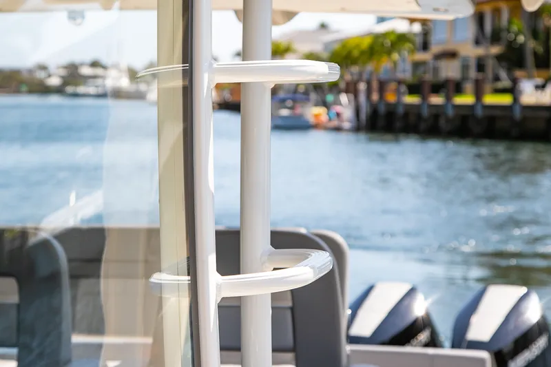 Slide: The Image of Boston Whaler 420 Outrage 2024 - 104