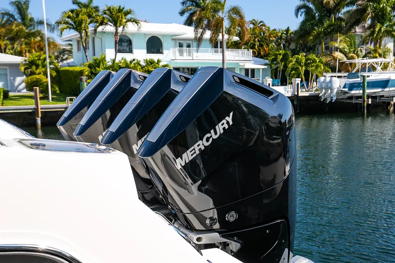 Slide: The Image of Boston Whaler 420 Outrage 2024 - 15
