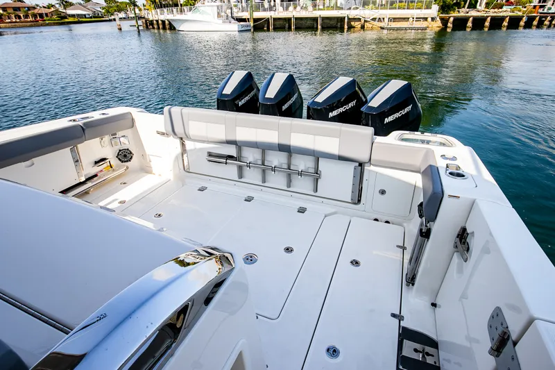 Slide: The Image of Boston Whaler 420 Outrage 2024 - 19