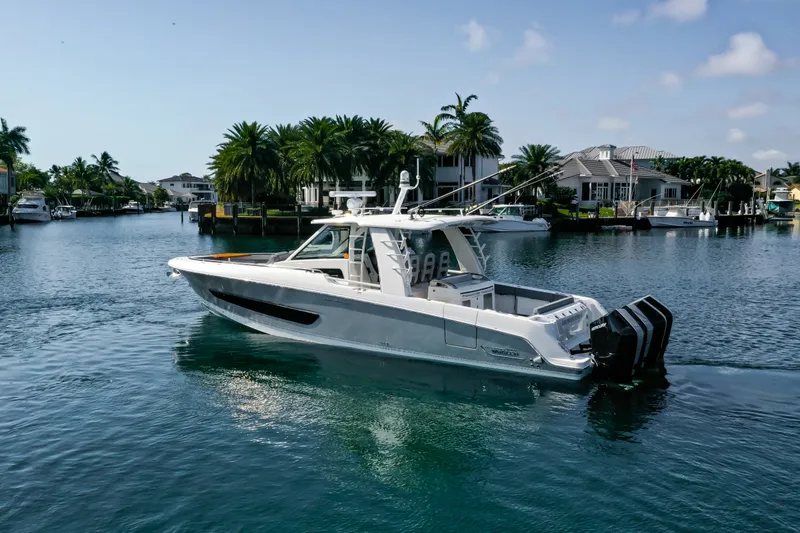 Slide: The Image of Boston Whaler 420 Outrage 2024 - 2
