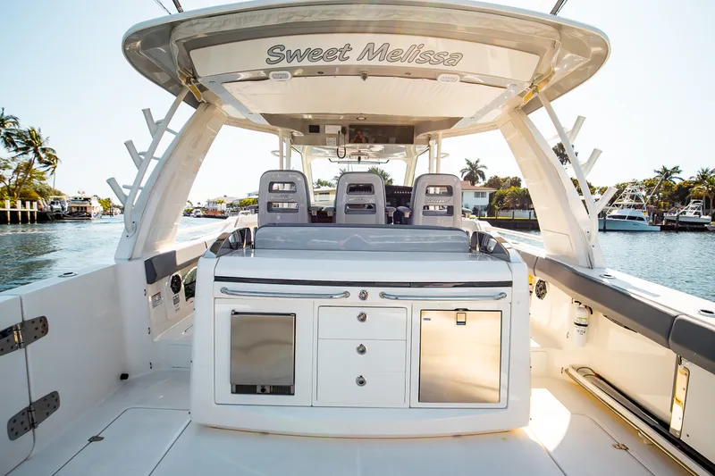 Slide: The Image of Boston Whaler 420 Outrage 2024 - 29
