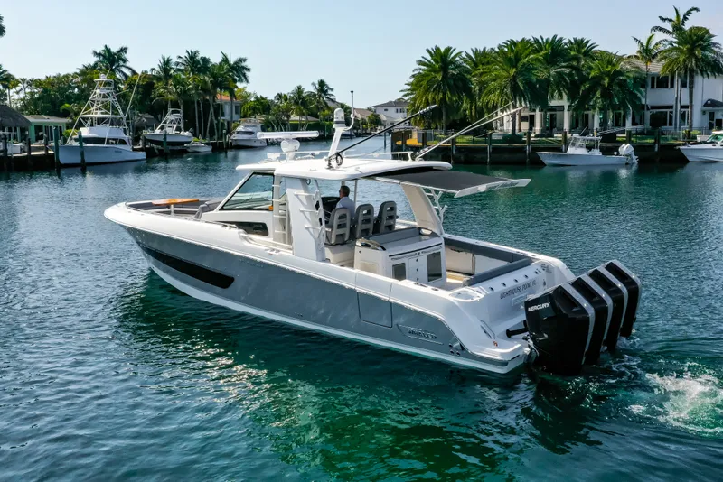 Slide: The Image of Boston Whaler 420 Outrage 2024 - 3