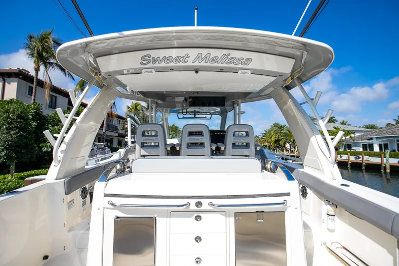 Slide: The Image of Boston Whaler 420 Outrage 2024 - 30