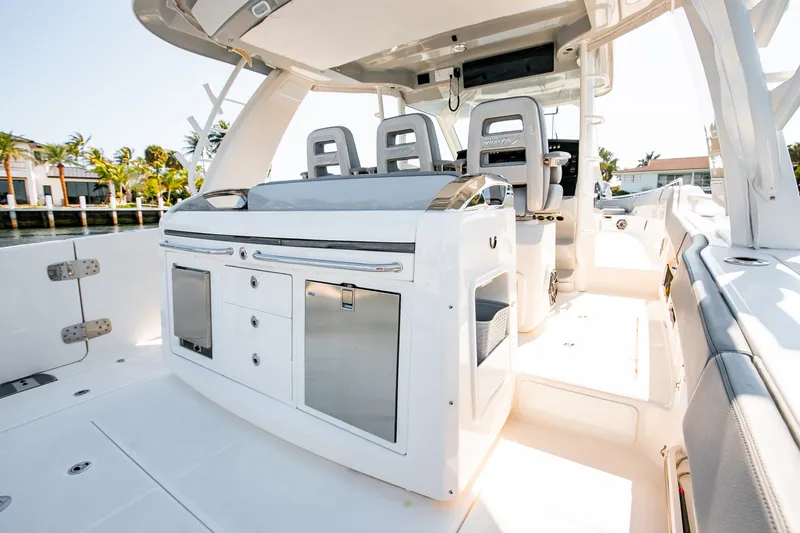 Slide: The Image of Boston Whaler 420 Outrage 2024 - 31