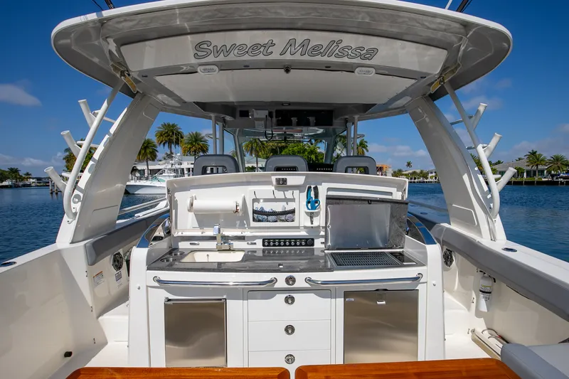 Slide: The Image of Boston Whaler 420 Outrage 2024 - 33