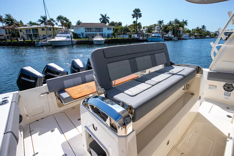 Slide: The Image of Boston Whaler 420 Outrage 2024 - 45