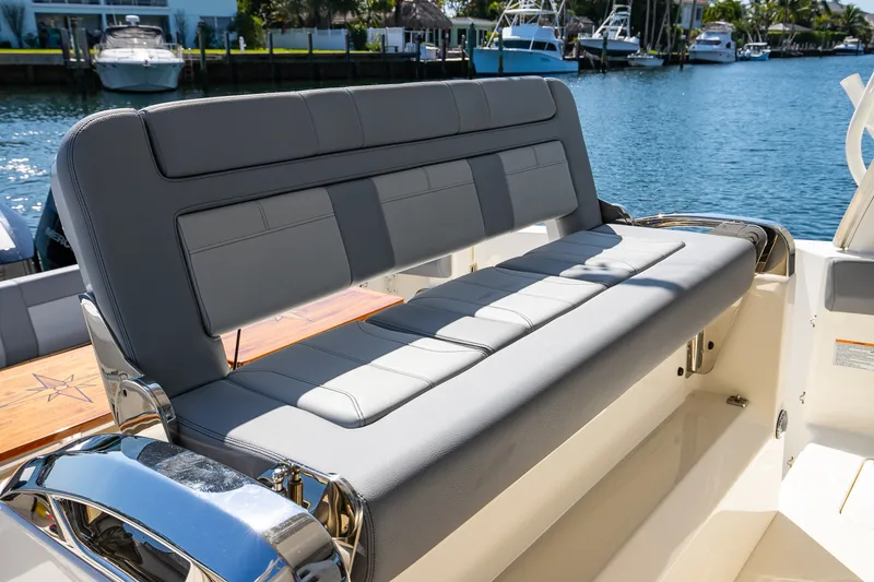 Slide: The Image of Boston Whaler 420 Outrage 2024 - 46