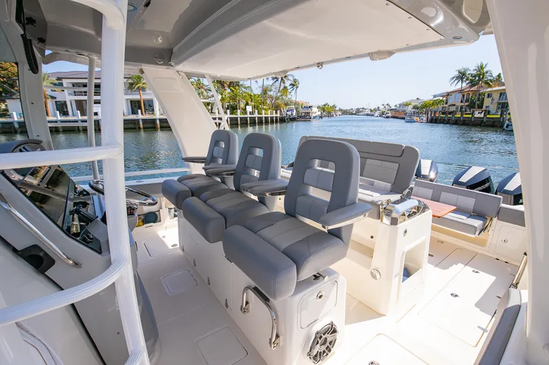 Slide: The Image of Boston Whaler 420 Outrage 2024 - 47
