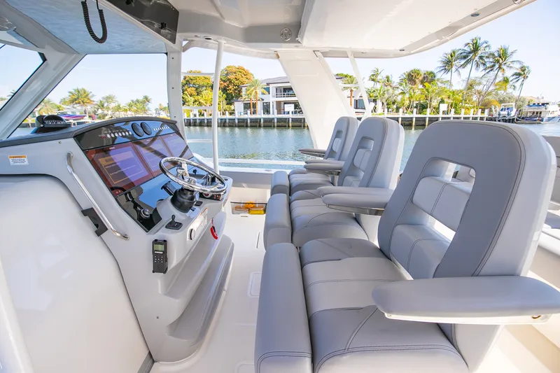 Slide: The Image of Boston Whaler 420 Outrage 2024 - 51