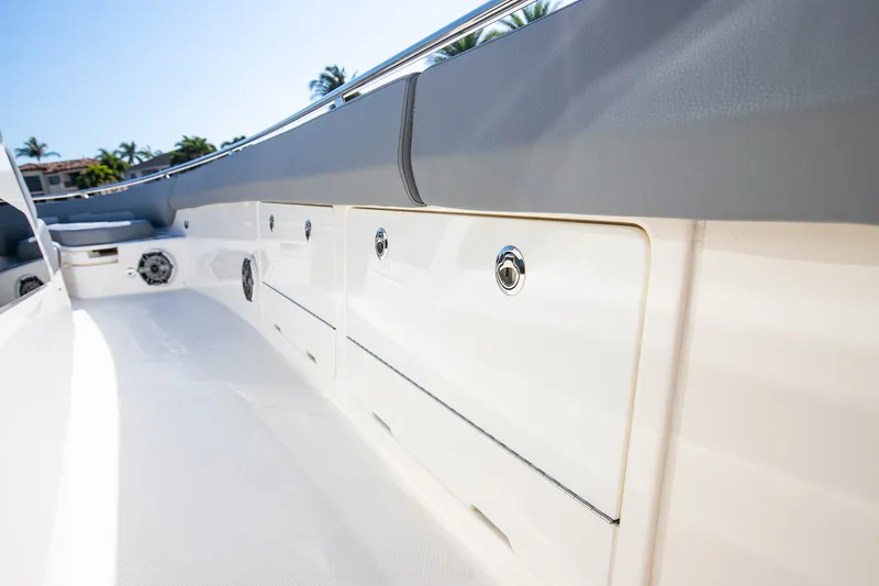 Slide: The Image of Boston Whaler 420 Outrage 2024 - 67