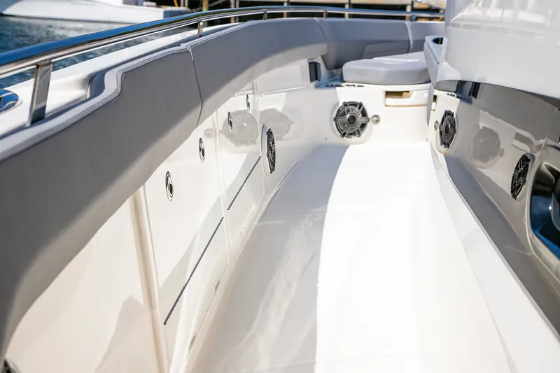 Slide: The Image of Boston Whaler 420 Outrage 2024 - 69