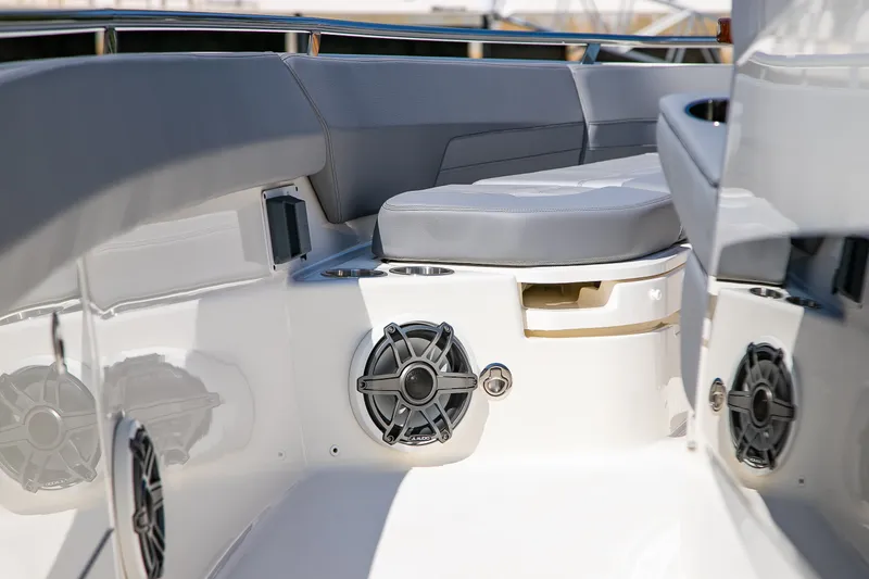 Slide: The Image of Boston Whaler 420 Outrage 2024 - 83
