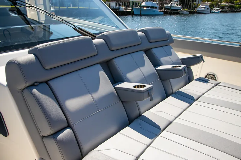 Slide: The Image of Boston Whaler 420 Outrage 2024 - 84