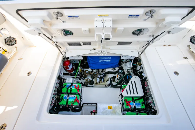 Slide: The Image of Boston Whaler 420 Outrage 2024 - 98