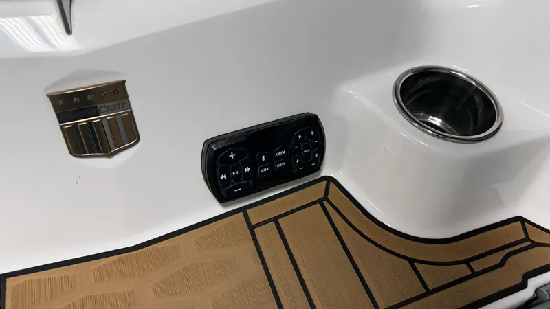 Slide: The Image of Mastercraft X-26 2023 - 10