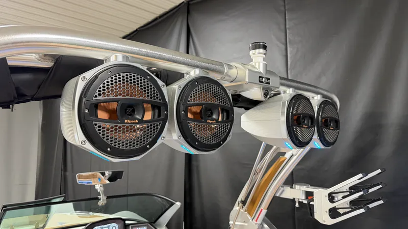 Slide: The Image of Mastercraft X-26 2023 - 100