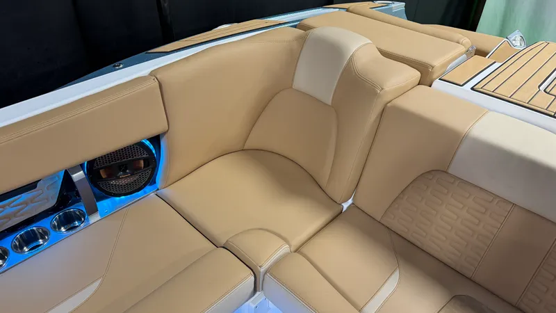 Slide: The Image of Mastercraft X-26 2023 - 25