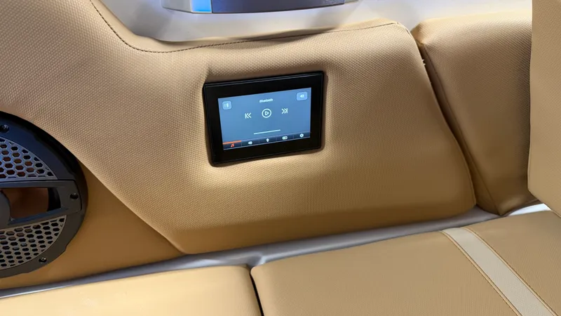 Slide: The Image of Mastercraft X-26 2023 - 47