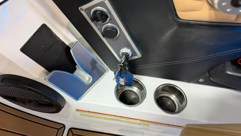 Slide: The Image of Mastercraft X-26 2023 - 60