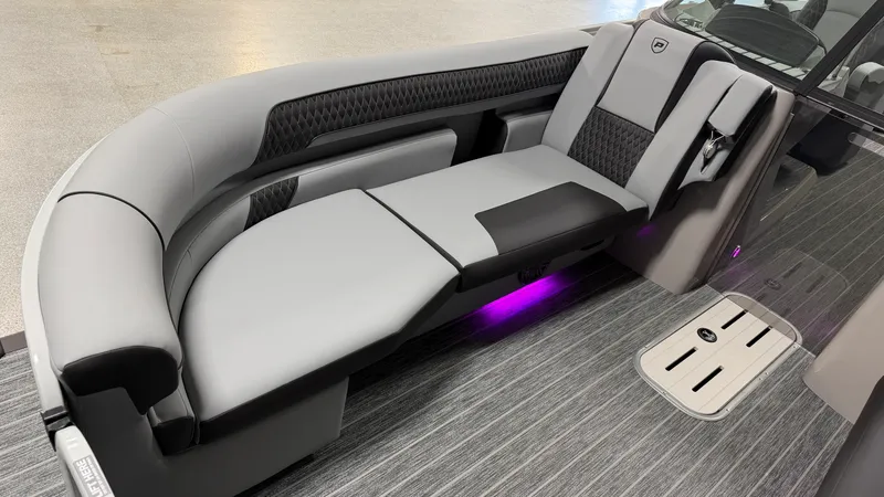 Slide: The Image of Premier 250 SOLARIS 2026 - 13