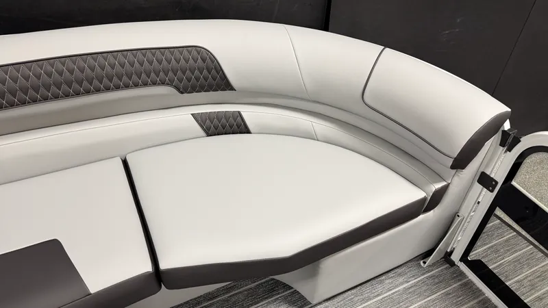Slide: The Image of Premier 250 SOLARIS 2026 - 24