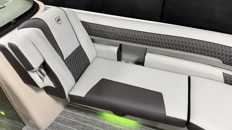 Slide: The Image of Premier 250 SOLARIS 2026 - 26