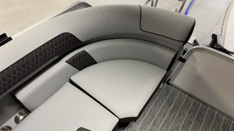 Slide: The Image of Premier 250 SOLARIS 2026 - 70