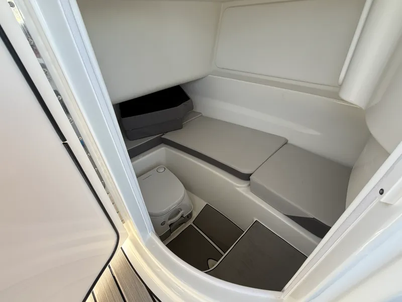Slide: The Image of Sea Ray SDX 230 Outboard 2026 - 10