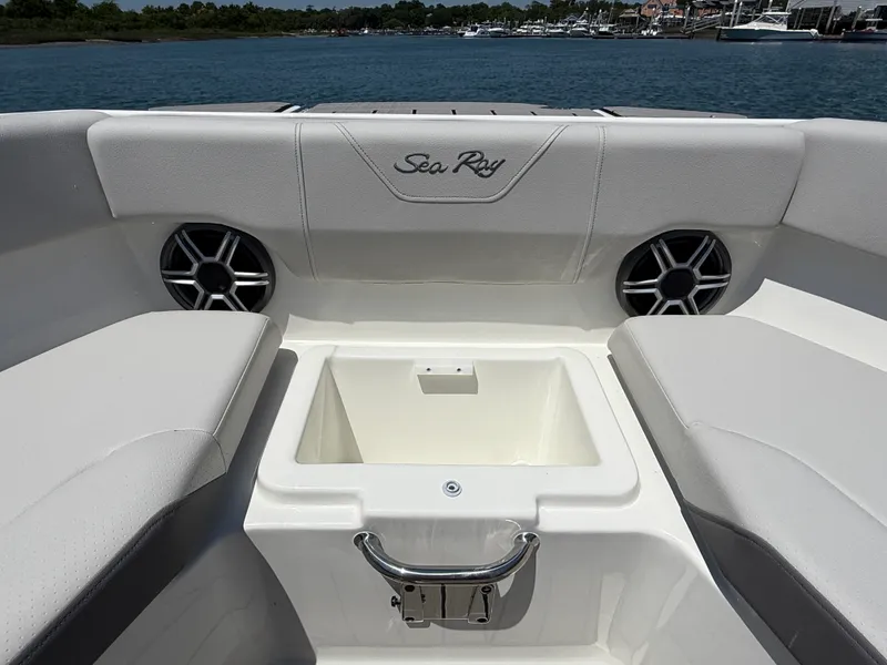 Slide: The Image of Sea Ray SDX 230 Outboard 2026 - 16