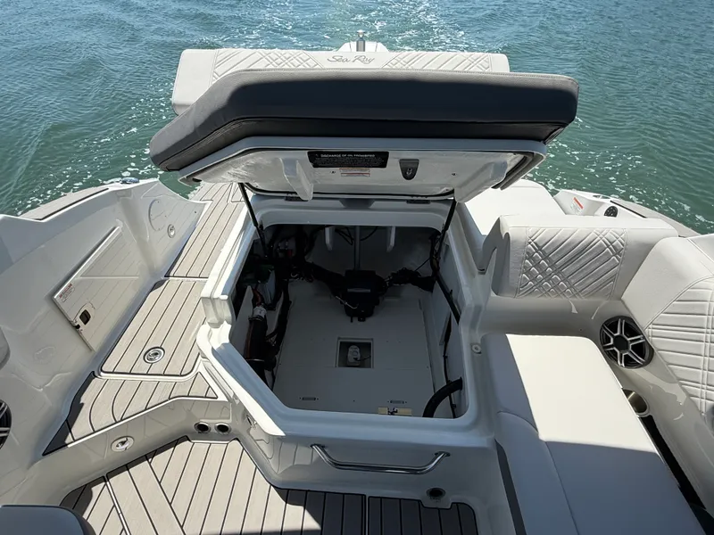 Slide: The Image of Sea Ray SDX 230 Outboard 2026 - 19