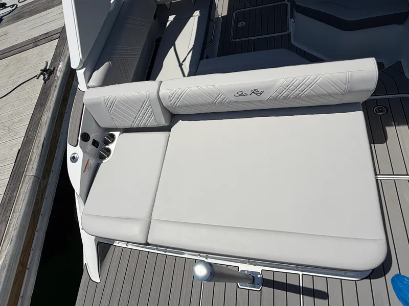 Slide: The Image of Sea Ray SDX 230 Outboard 2026 - 20